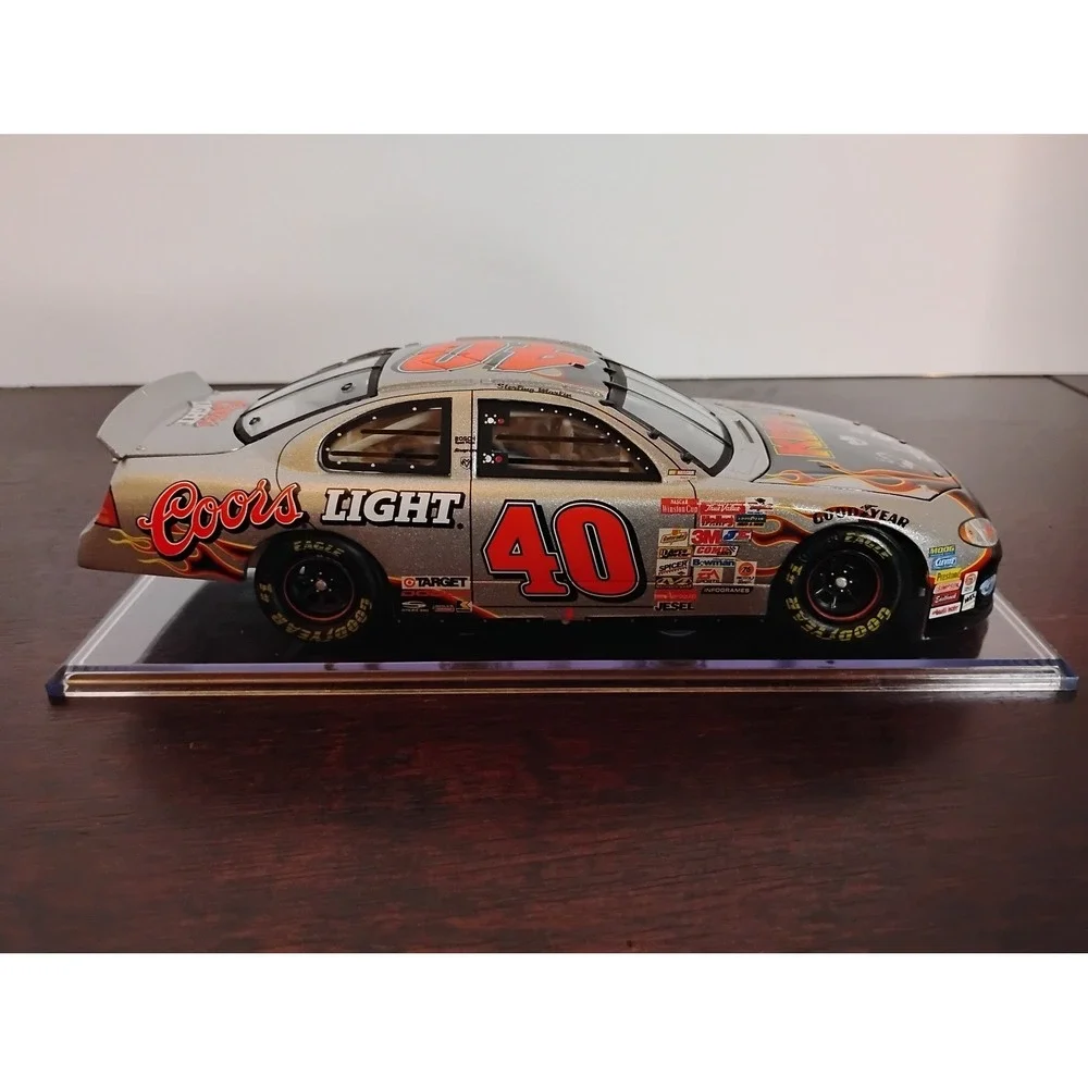 Sterling Marlin #40 Coors Light KISS 2001 Dodge Intrepid 1:24 Action Diecast Car